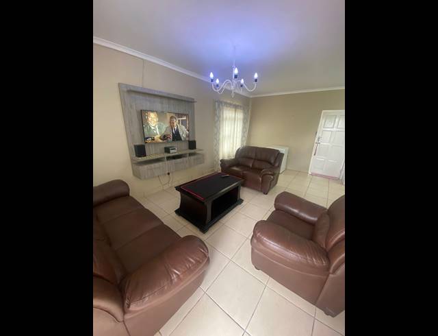3 BEDROOM FREESTANDING FOR SALE IN WOODLANDS